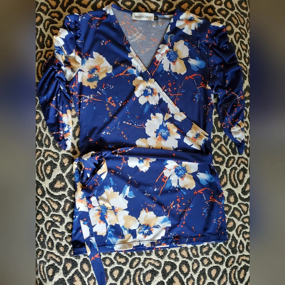 veronica m blue floral wrap top - Picture 6 of 10